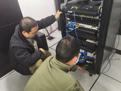 保康縣政務(wù)服務(wù)和大數(shù)據(jù)管理局 爭分奪秒搶修 確保信息光纜暢通 信息系統(tǒng)運行維護(hù)服務(wù)